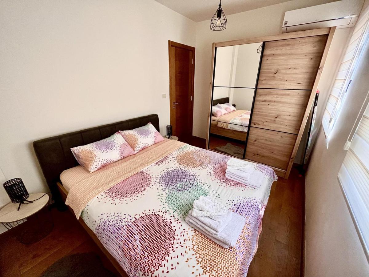 Fides Stylish Apartments Tivat With Pool Esterno foto