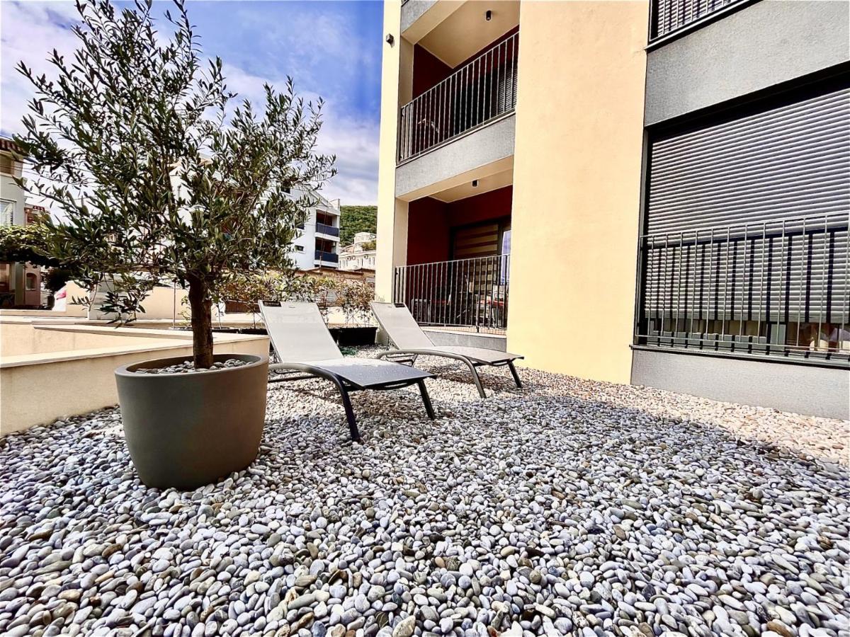 Fides Stylish Apartments Tivat With Pool Esterno foto